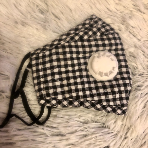 Black & White Gingham Vented Filter Mask - Picture 3 of 6